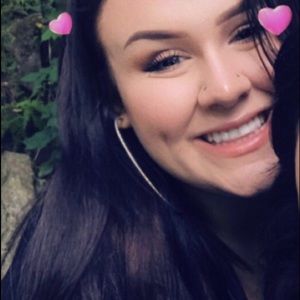 Meet your Posher, Olivia